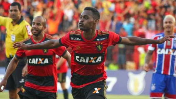 Com o resultado, o Sport termina a rodada na 18.ª colocação com 39 pontos, um a menos do que o Vitória, primeiro time fora da zona do descenso.(Imagem:Williams Aguiar/Sport Club do Recife)