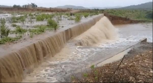 Barragem Serra do Brejo transbordou, na zona rural de Queimada Nova, Sul do Piauí.(Imagem: Reprodução )