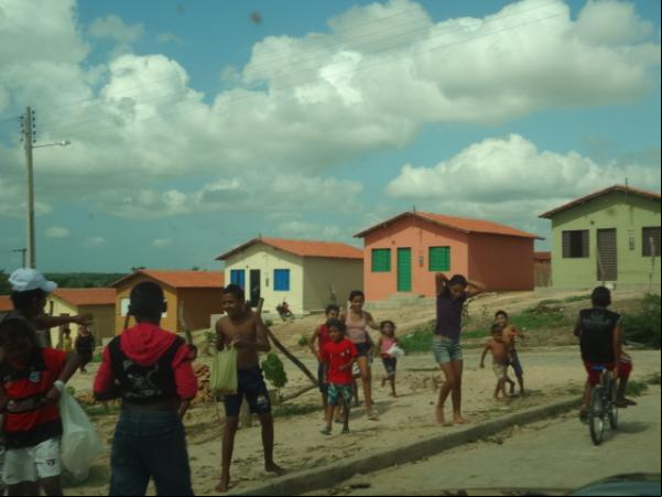 Papai Noel faz a alegria da criançada em Floriano.(Imagem:FlorianoNews)