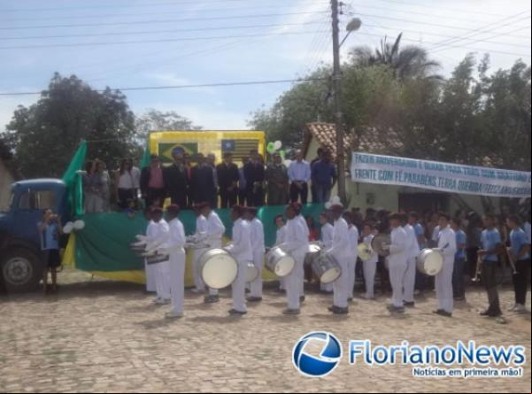 Cerimônia cívica marca aniversário de São Francisco do Piauí.(Imagem:FlorianoNews)