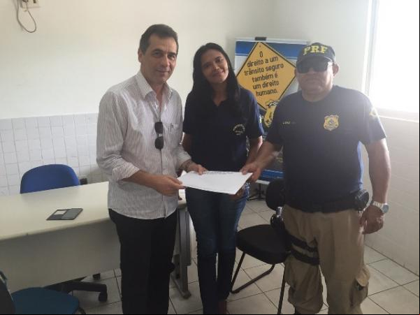 Prefeitura, PRF e SETRANS firmam convênio visando diminuir acidentes com animais.(Imagem:SECOM)