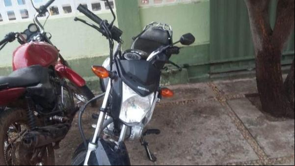 Motocicleta tomada de assalto é recuperada pela Força Tática de Floriano.(Imagem:FlorianoNews)