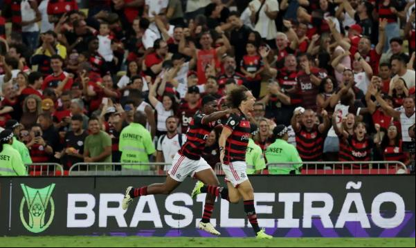 David Luiz garante triunfo em jogo transmitido pela Rádio Nacional.(Imagem:Reuters/Ricardo Moraes/Direitos Reservados)