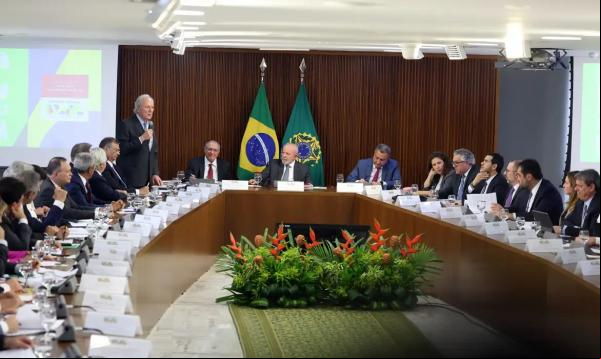 Presidente da República, Luiz Inácio Lula da Silva, durante reunião com ministros e governadores.(Imagem:Valter Campanato/Agência Brasil)