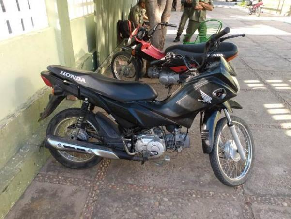 Motocicletas roubadas são recuperadas pela PM de Floriano.(Imagem:FlorianoNews)