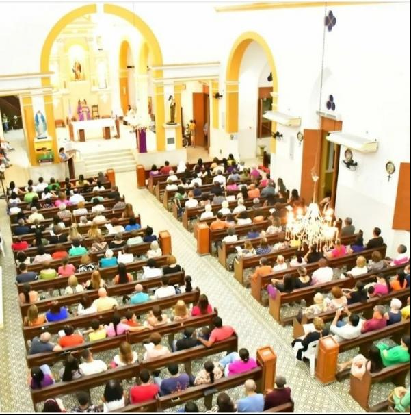 Fiéis participam da Missa de Cinzas(Imagem:Reprodução)
