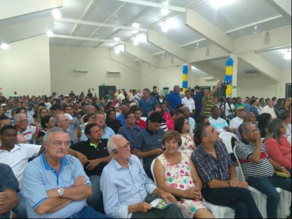 Floriano recebe caravana do seminário