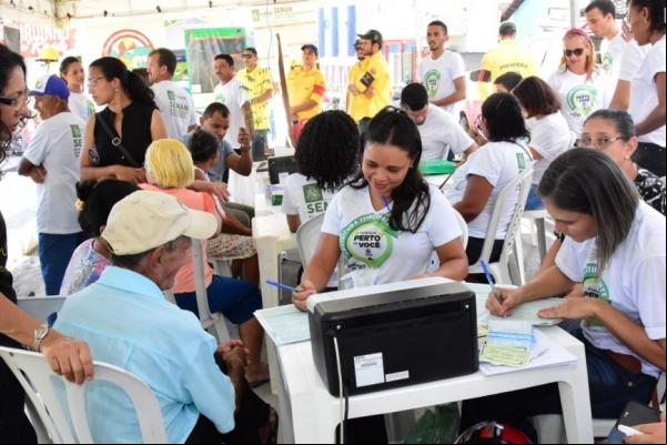 Prefeitura Itinerante reúne todas as Secretarias na praça José Negreiros Lopes.(Imagem:Secom)