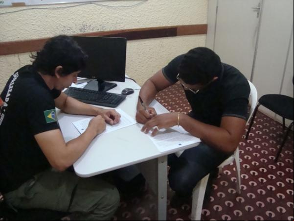 Brigada de incêndio de Floriano assina contratos com IBAMA.(Imagem:Manuela Simplício)