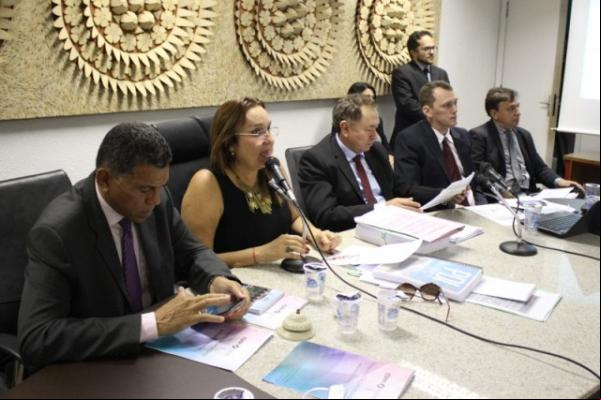 Estado tem dificuldades para manter rees obrigatórios em dia.(Imagem:Alepi)