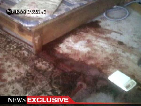 Mancha de sangue no carpete do quarto da mansão onde, segundo os EUA, Bin Laden foi morto na madrugada desta segunda (2), no Paquistão(Imagem:ABC News / Reuters)