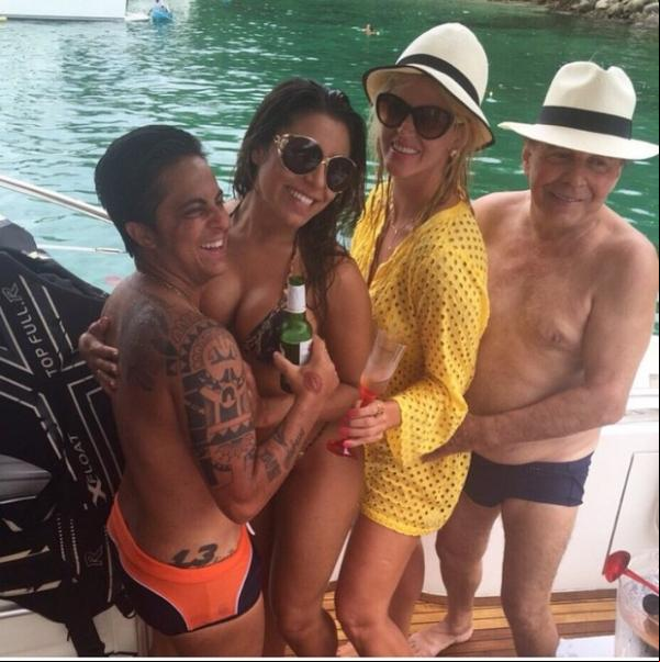 Thammy Miranda, Andressa, Val Marchiori e marido: amigos gostaram do resultado da cirurgia.(Imagem:Arquivo Pessoal)