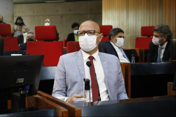 O deputado Franzé Silva (PT) denunciou a
