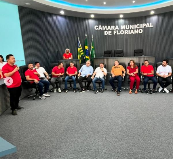 Encontro regional do PT reúne lideranças na Câmara Municipal de Floriano(Imagem:Reprodução/Instagram)