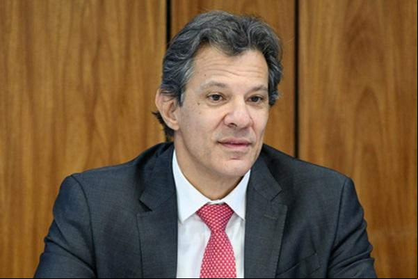 Fernando Haddad afirma que Pé-de-Meia não será interrompido(Imagem:CLÁUDIO REIS/ENQUADRAR/ESTADÃO CONTEÚDO)