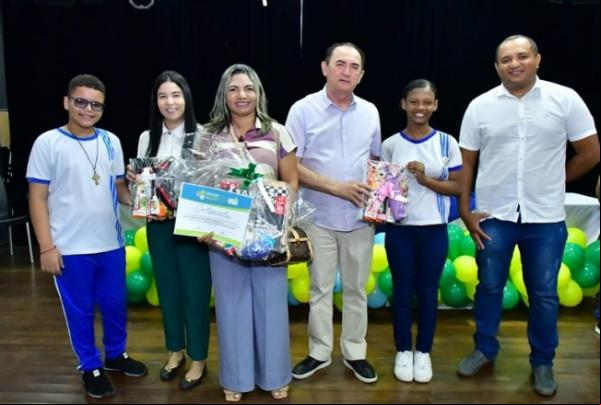 Prefeitura de Floriano premia participantes e parceiros dos Projetos Ambientais 2024(Imagem:Secom)