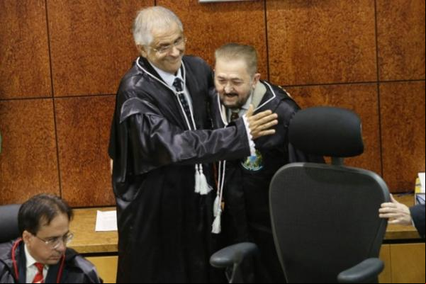 Desembargador Joaquim Santana toma posse no TRE e comandará as eleições 2016..(Imagem:florianonews.piauiconectado.com)