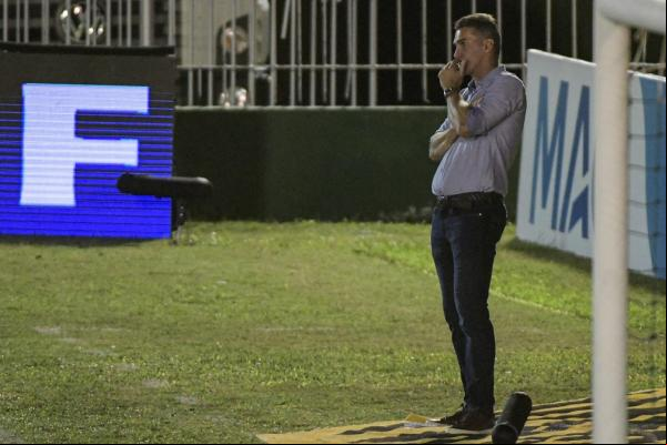 Mancini vê Corinthians péssimo contra o Retrô e indica mudanças: