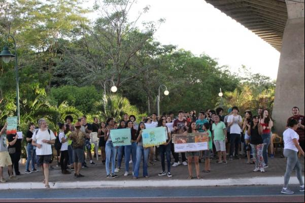 Protesto em defesa da Amazônia na cidade de Teresina (PI).(Imagem:Gilcilene Araújo/G1 PI)
