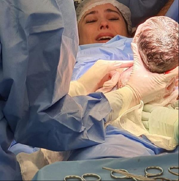Tatá Werneck dá à luz sua primeira filha: