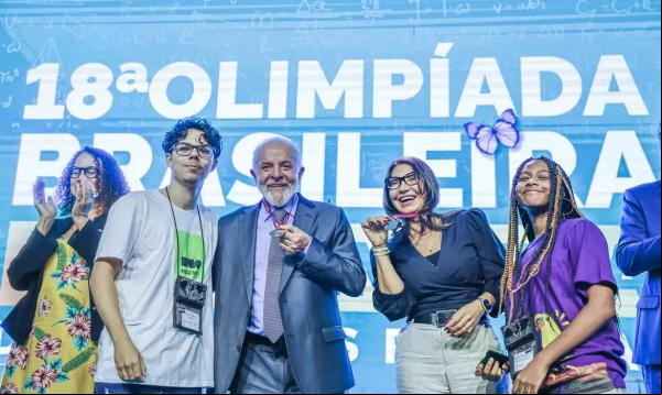 Presidente e primeira-dama recebem medalha de ouro da Obmep.(Imagem:Ricardo Stuckert / PR)