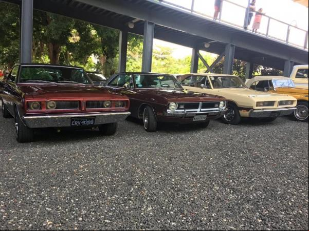 Automóveis que estarão disponíveis durante exposição em estacionamento de shopping de Teresina.(Imagem: Arquivo Pessoal )