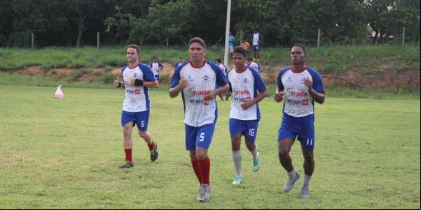 Natan, Darley e Fabiano durante treino do Enxuga Rato.(Imagem:Ramiro Pena/GloboEsporte.com)