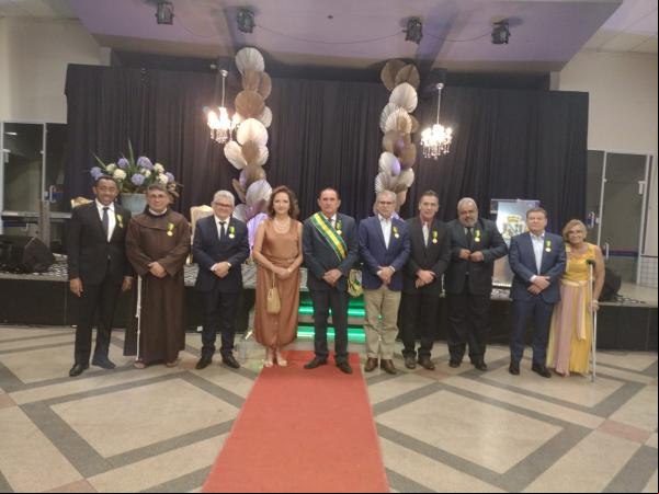 Floriano celebra personalidades com a entrega da Medalha do Mérito