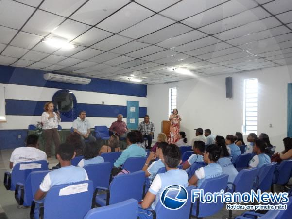Rotary Club realizou debate sobre a VII Conferência da Juventude.(Imagem:FlorianoNews)