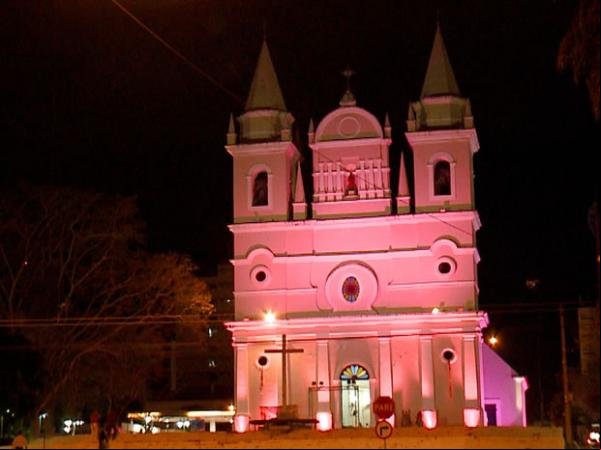 Igreja São Benedito recebe iluminação especial.(Imagem:Reprodução/TV Clube)