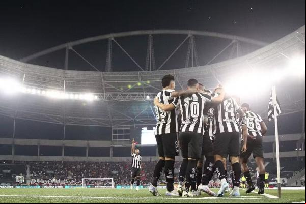 Botafogo comemora gol sobre o Flamengo.(Imagem:Vitor Silva / Botafogo)