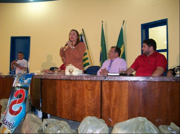 Deputada Flora Izabel vem a Floriano para entrega da primeira parcela de incentivo a ONG.(Imagem:FlorianoNews)