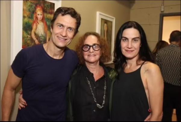 Regina Braga posa com filhos e semelhança chama atenção.(Imagem:Reprodução/Instagram)