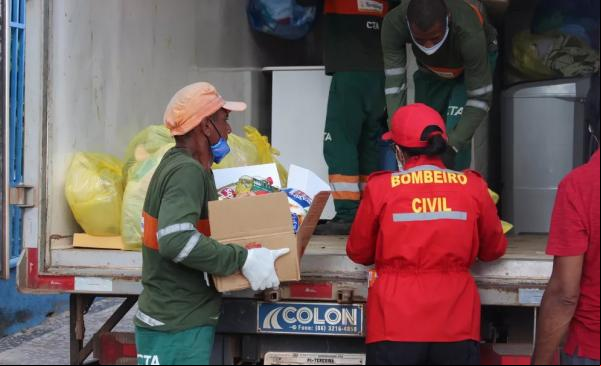 Famílias abrigadas em escolas municipais de Teresina são transferidas.(Imagem:Lívia Ferreira/g1 PI)