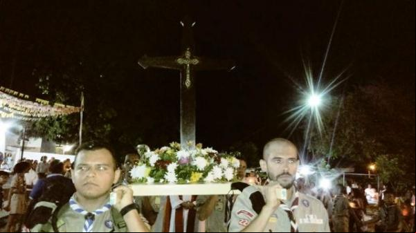 Comunidade católica participa de encerramento dos festejos de Santa Cruz em Floriano.(Imagem:FlorianoNews)