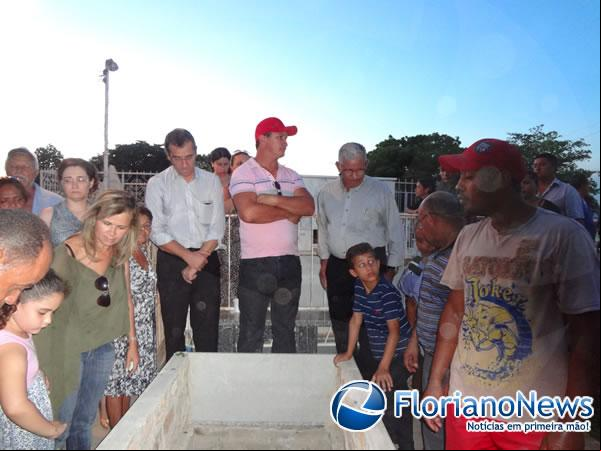 Magistrados, familiares e amigos se despedem do Promotor Edimar Piauilino.(Imagem:FlorianoNews)