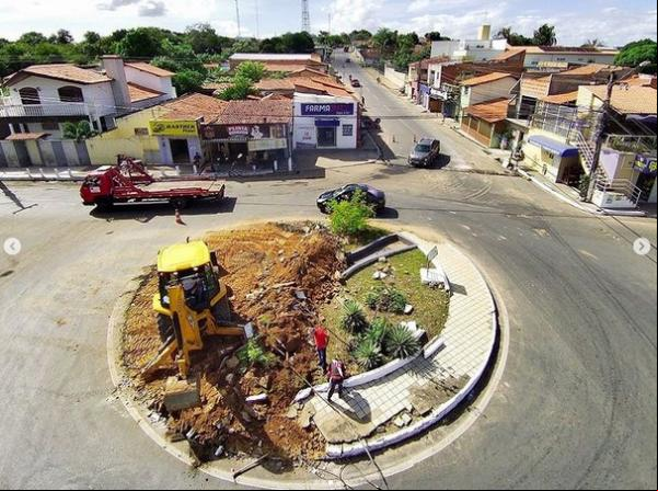 Floriano avança na modernização das rotatórias da cidade para garantir mais segurança e fluidez no trânsito.(Imagem:Reprodução/Instagram)