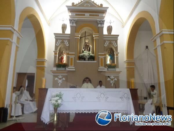 Fiéis participam da Vigília Pascal em Floriano.(Imagem:FlorianoNews)