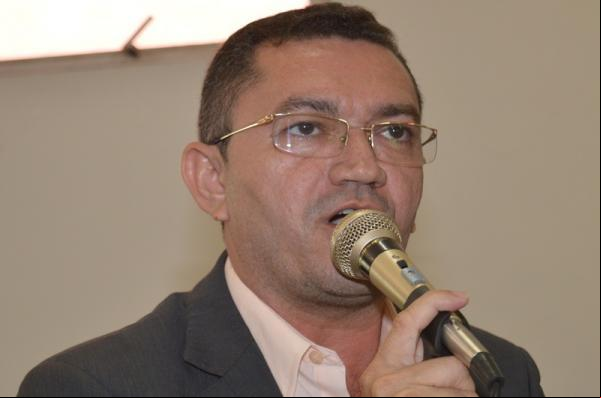 Padre Walmir destaca a força do PTB(Imagem:José Maria Barros / GP1)