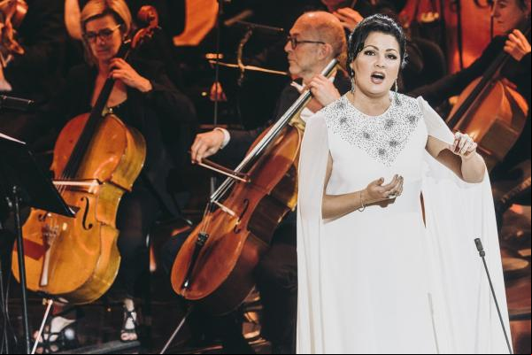 A famosa soprano já havia anunciado na última terça-feira sua ausência dos palcos
