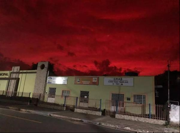 Fenômeno provocado por cinzas vulcânicas em Campo Largo, no Piauí.(Imagem:Reprodução/Jorge Luís )