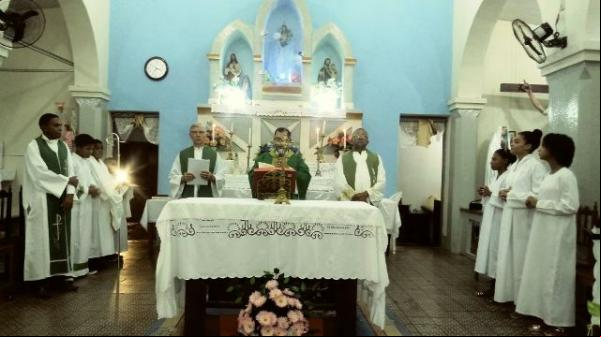 Padre Luiz de França é empossado na Paróquia Nossa Senhora de Nazaré.(Imagem:FlorianoNews)