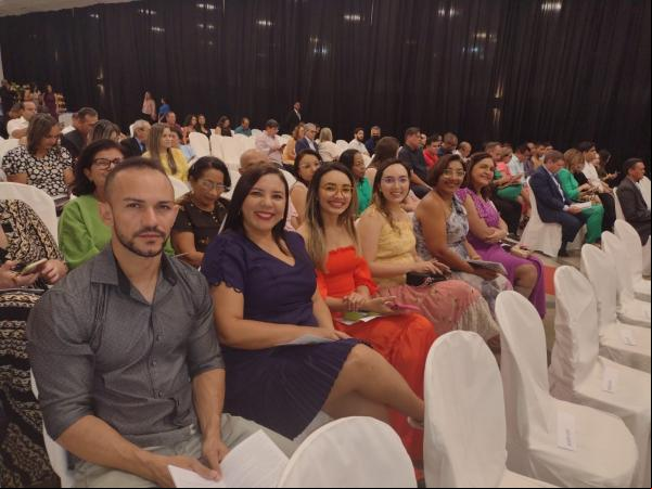 Floriano celebra personalidades com a entrega da Medalha do Mérito
