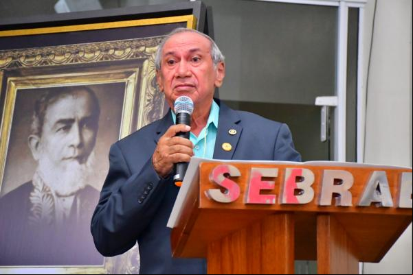 Presidente Joab Curvina representa a Câmara Municipal na IV Convenção Empresarial de Floriano.(Imagem:CMF)