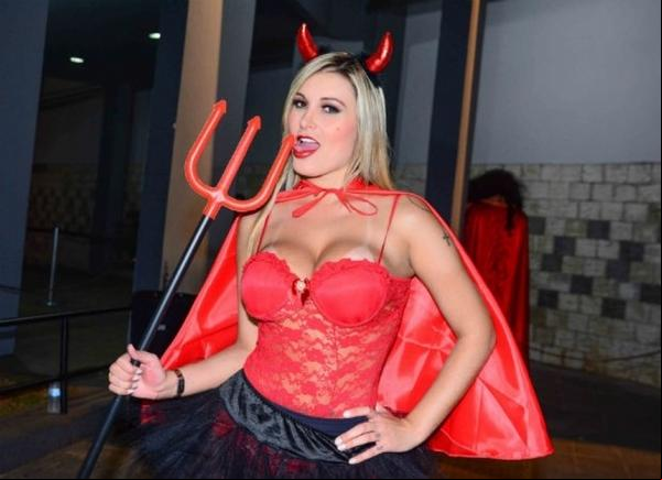 Atualmente, Andressa Urach se converteu à religião evangélica.(Imagem:AgNews)