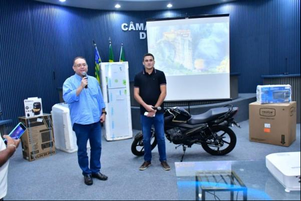 Prefeitura de Floriano sorteia prêmios da campanha