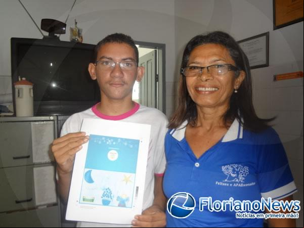 Edson Pereira da Cruz e a professora Doracy Soares.(Imagem:FlorianoNews)