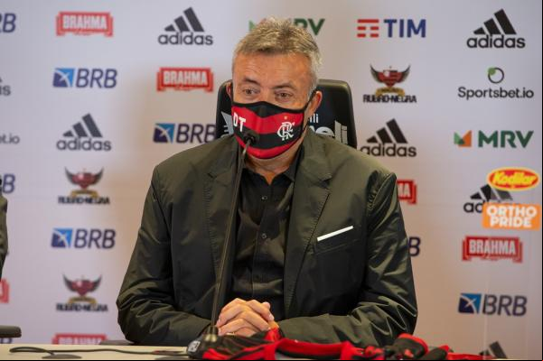 Domènec Torrent em entrevista coletiva no Flamengo.(Imagem:Alexandre Vidal / CRF)