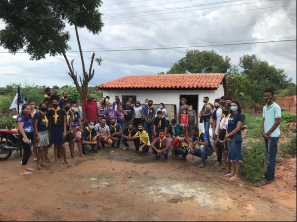 Ação de jovens da Igreja Adventista leva cesta básica à família carente em Floriano.(Imagem:FlorianoNews)