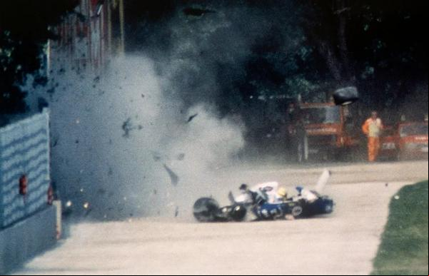 Ayrton Senna sofre acidente fatal em Ímola, em 1994.(Imagem:Alberto Pizzoli/Sygma/Sygma via Getty Images)